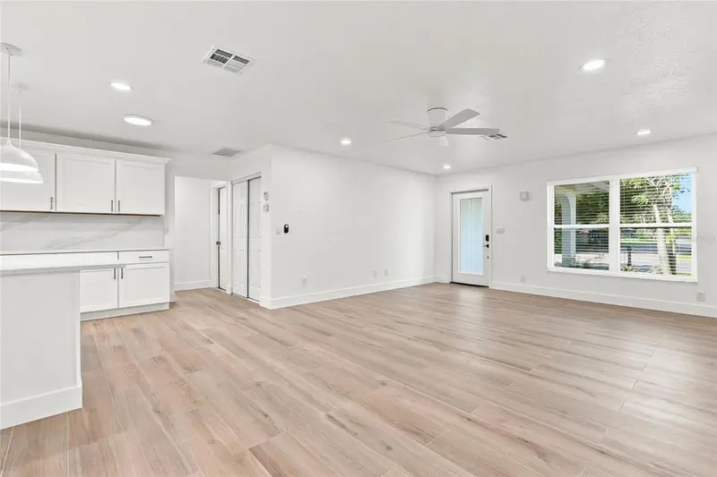 2881 POPPY ROAD, VENICE, photo 4 of 24