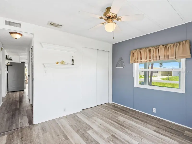 Thumbnail 25