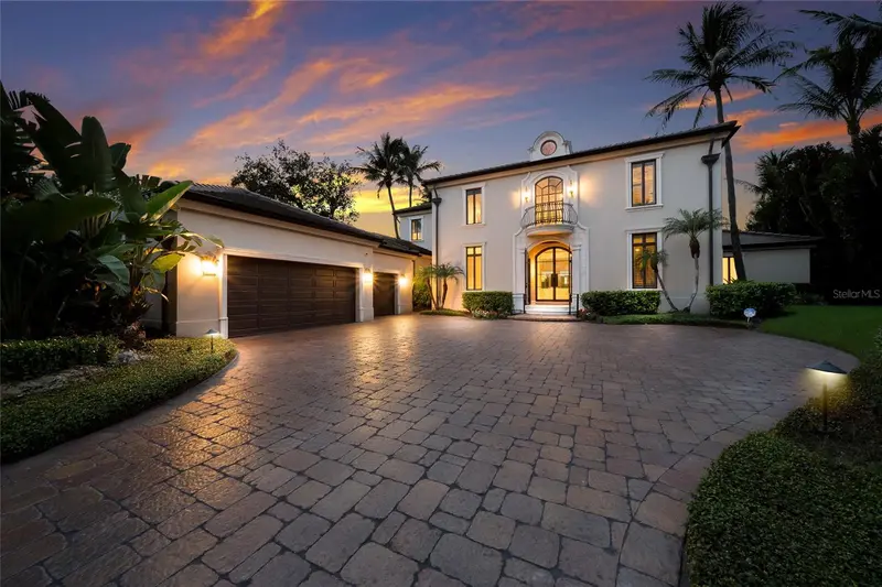 65 LIGHTHOUSE POINT DRIVE, LONGBOAT KEY