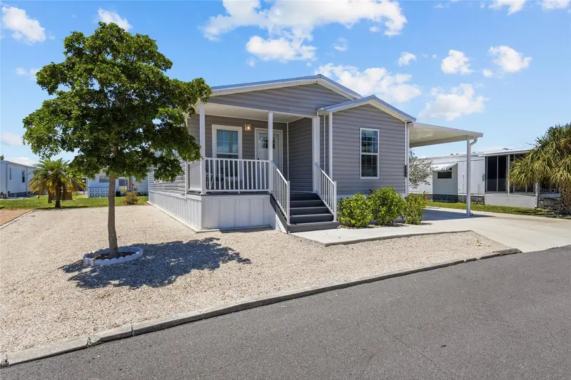 892 GRADO DRIVE, VENICE
