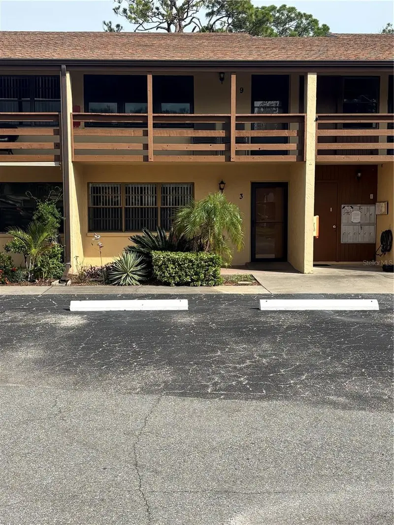 9 QUAILS RUN BOULEVARD #3, ENGLEWOOD