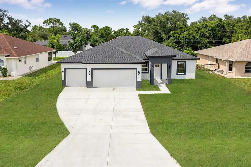 8274 MOSSBORGER AVENUE, NORTH PORT