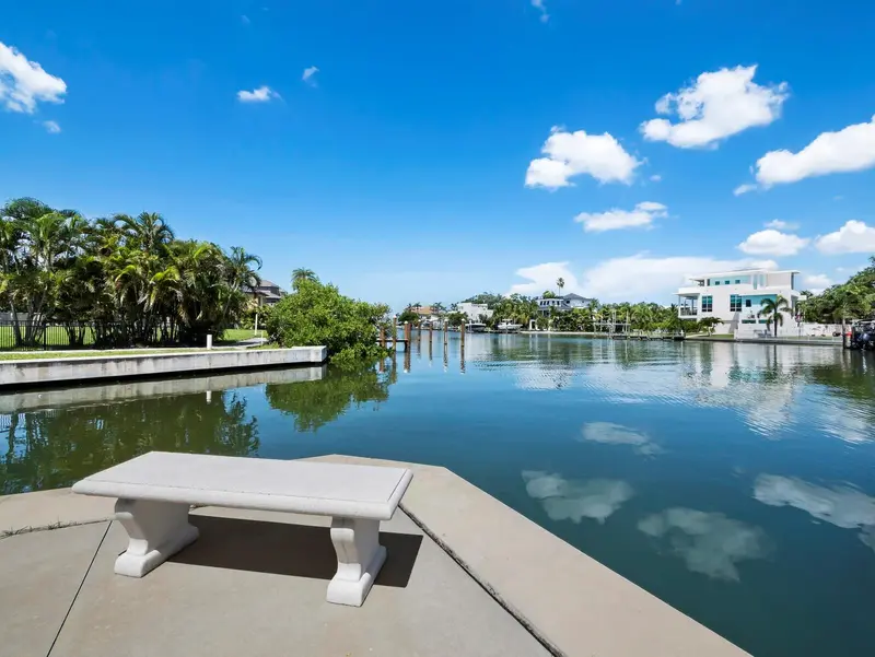 Thumbnail 38