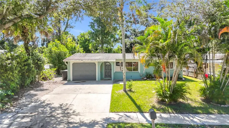 2212 VINSON AVENUE, SARASOTA