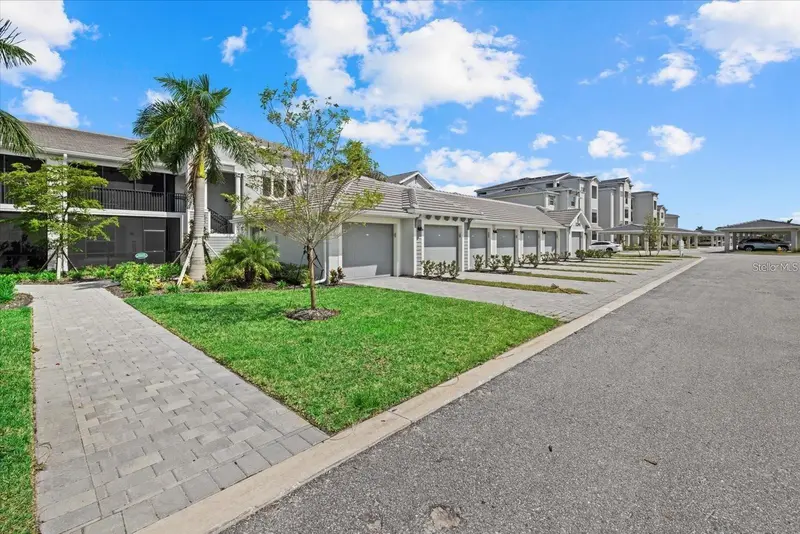 12390 WELLEN GOLF STREET #101, VENICE
