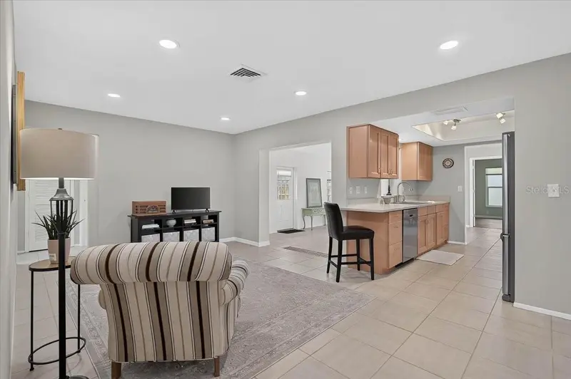 48 DADE AVENUE, SARASOTA, photo 2 of 28