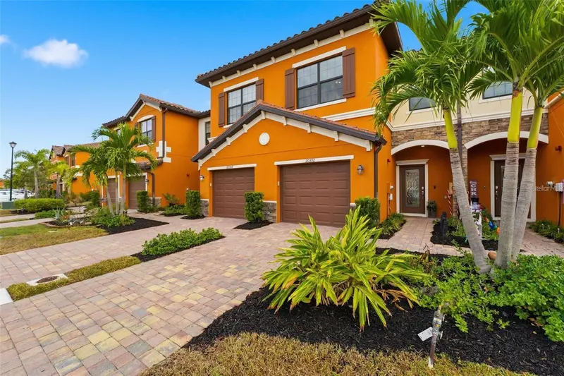 20392 LAGENTE CIRCLE, VENICE