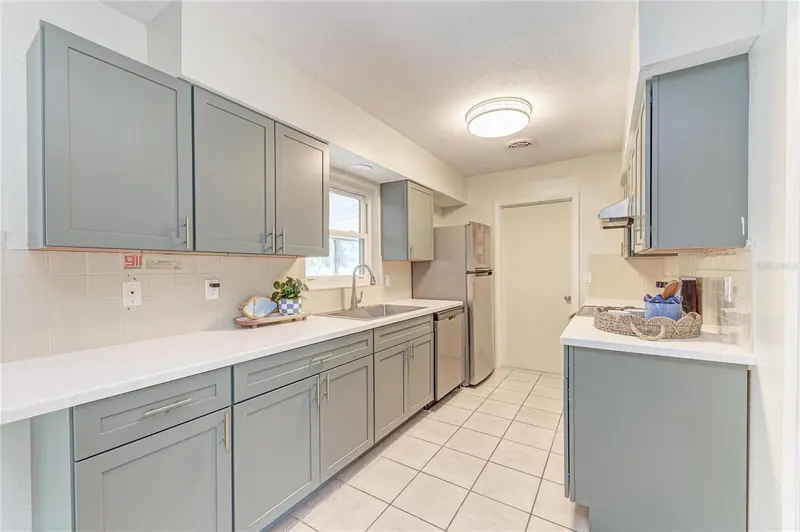 1507 VENICE BOULEVARD, VENICE, photo 5 of 30