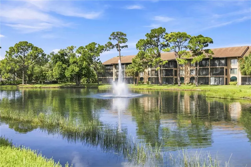 5726 ASHTON LAKE DRIVE #11, SARASOTA