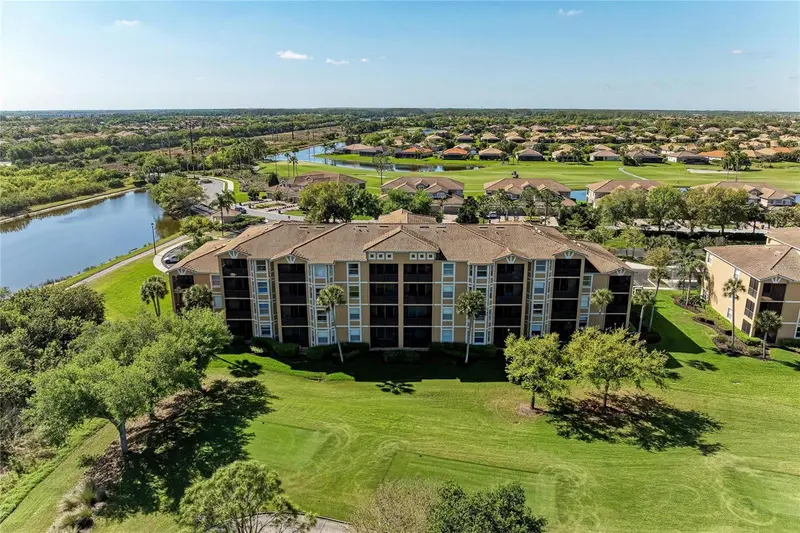 8403 GRAND ESTUARY TRAIL #405, BRADENTON