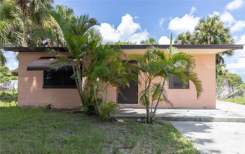 8338 BUMFORD AVENUE, NORTH PORT