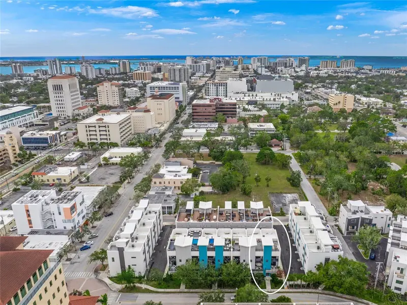 72 SCHOOL AVENUE, SARASOTA