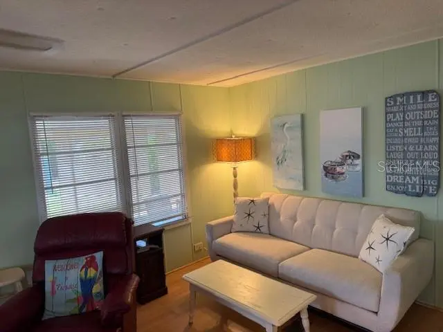 Thumbnail 13