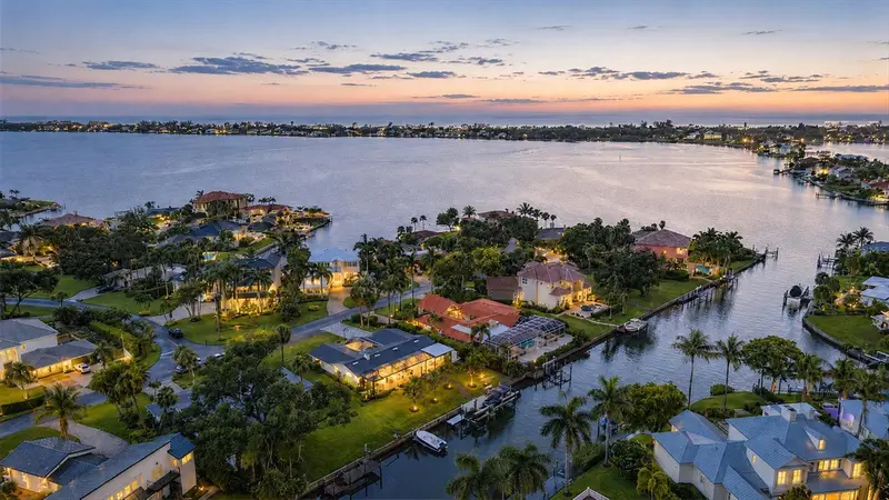 1761 SANDALWOOD DRIVE, SARASOTA