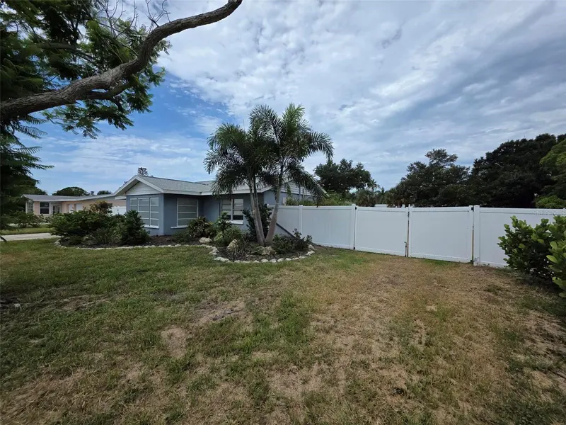6344 GLENCOE AVENUE, SARASOTA, photo 4 of 62