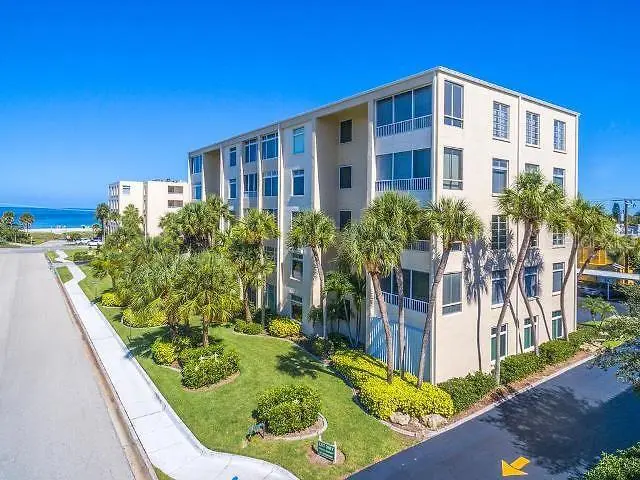 716 GRANADA AVENUE #302, VENICE