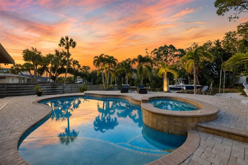 829 IDLEWILD WAY, SARASOTA