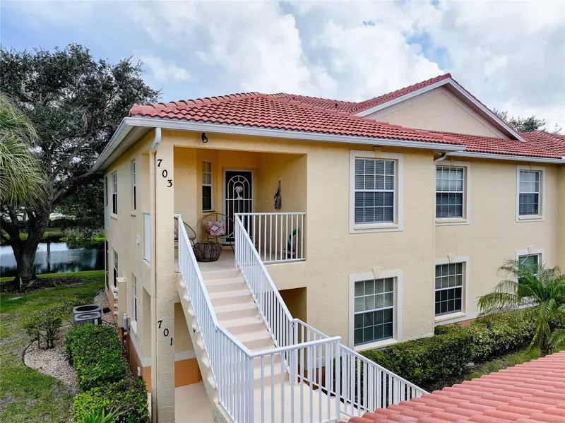703 CASA DEL LAGO WAY #703, VENICE