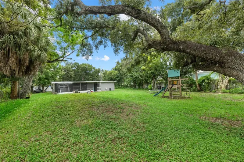 3031 KIRBY LANE, SARASOTA, photo 3 of 36