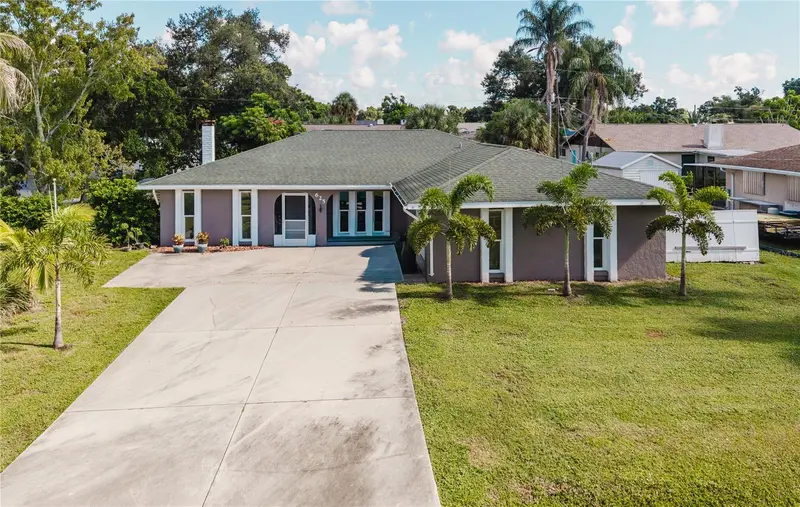 625 BAFFIN DRIVE, VENICE