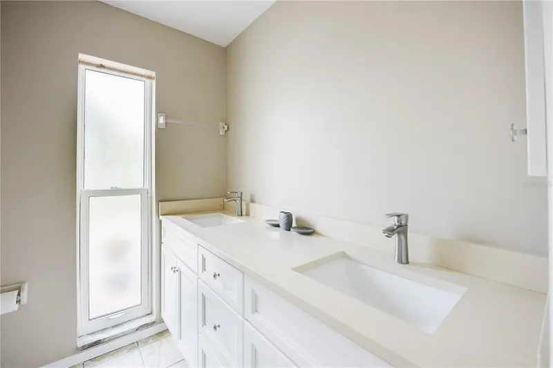 Thumbnail 18