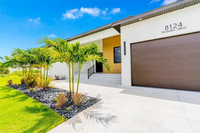 8124 TECUMSEH CIRCLE, PORT CHARLOTTE
