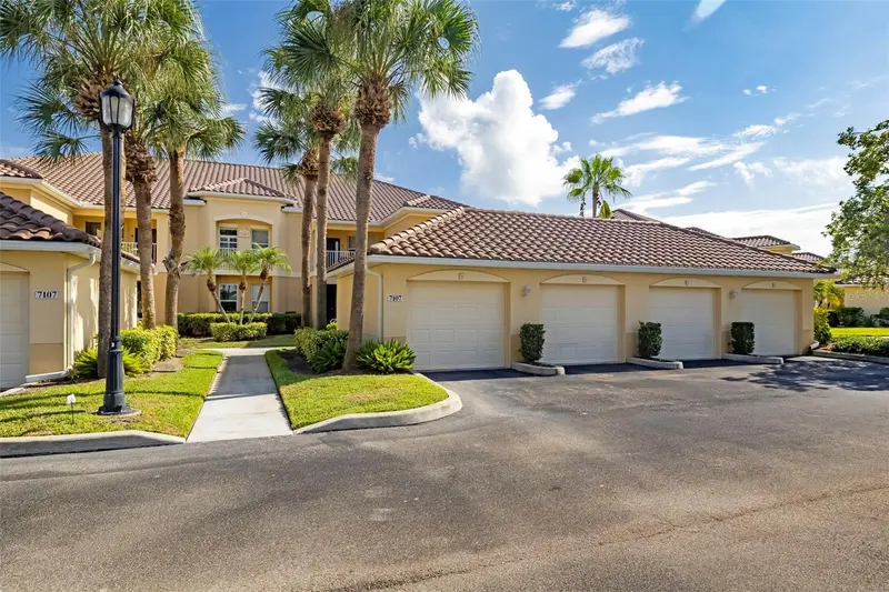 7107 BOCA GROVE PLACE #104, LAKEWOOD RANCH, photo 3 of 75
