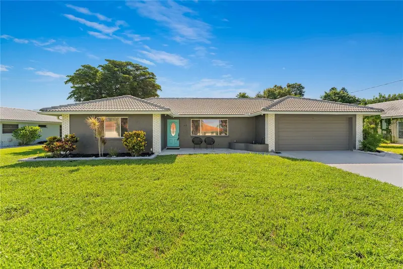 420 SIGNORELLI DRIVE, NOKOMIS