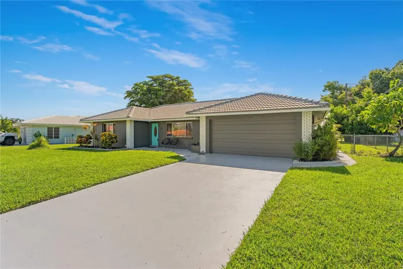 420 SIGNORELLI DRIVE, NOKOMIS, photo 3 of 50