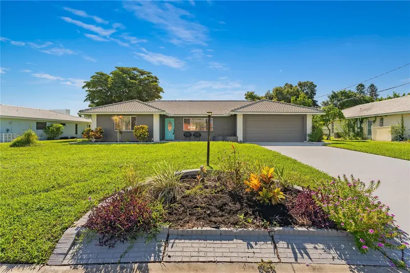 420 SIGNORELLI DRIVE, NOKOMIS, photo 4 of 50