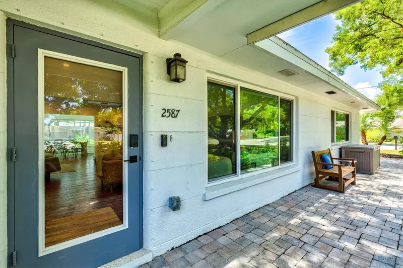 2587 RINGLING BOULEVARD, SARASOTA