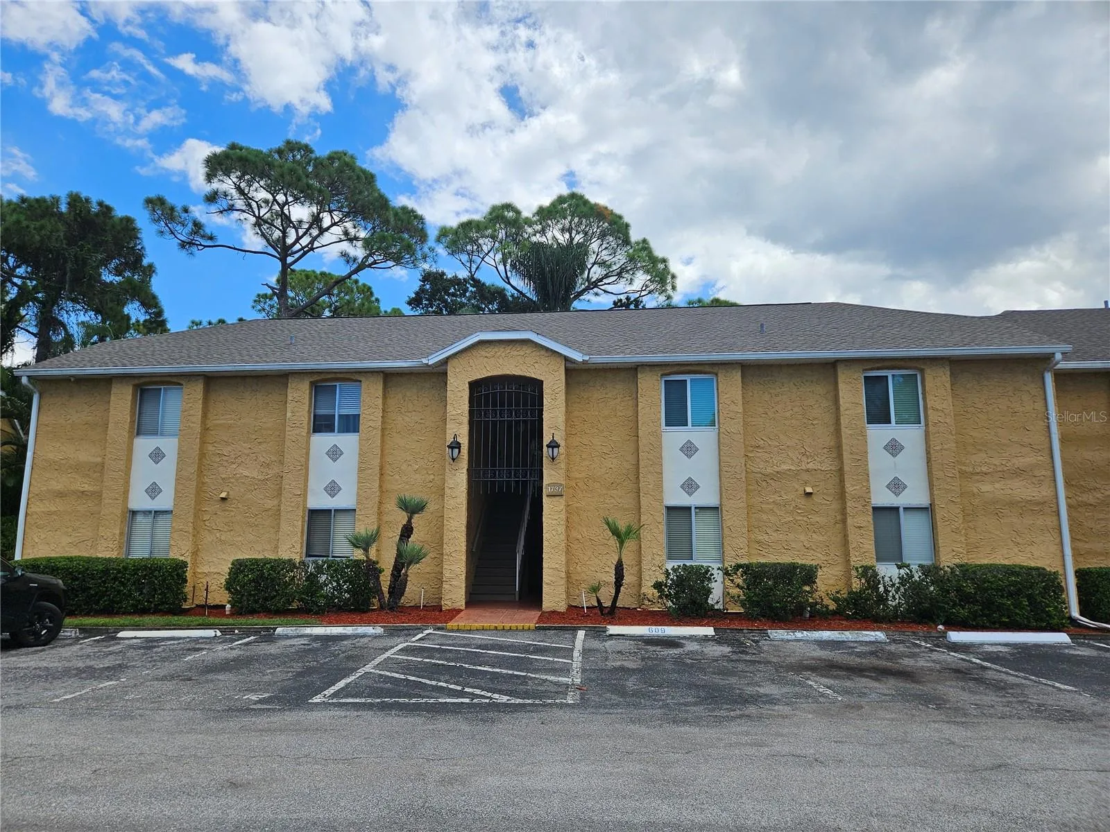1737 Parakeet Way #609 Front of Building
