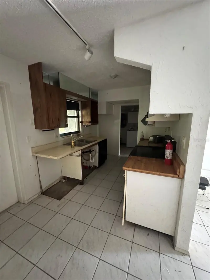 3896 HAWKEYE CIRCLE, SARASOTA, photo 3 of 4