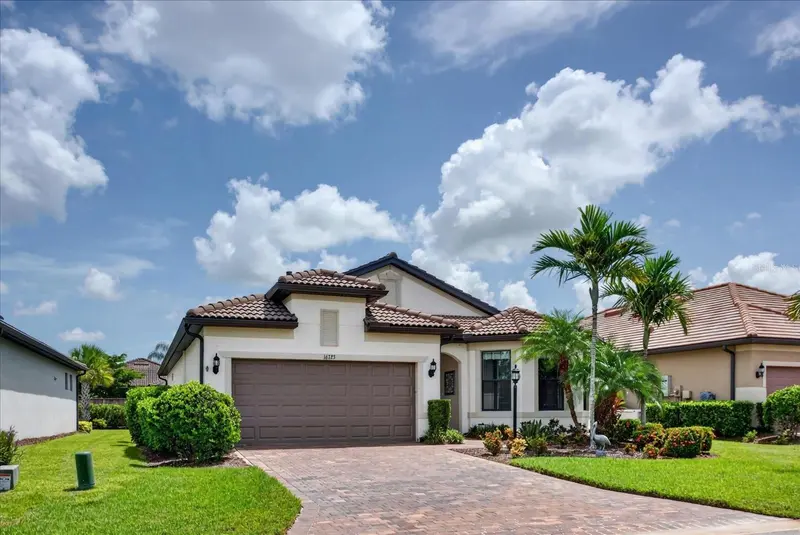 16723 BLACKWATER TERRACE, BRADENTON, photo 2 of 91