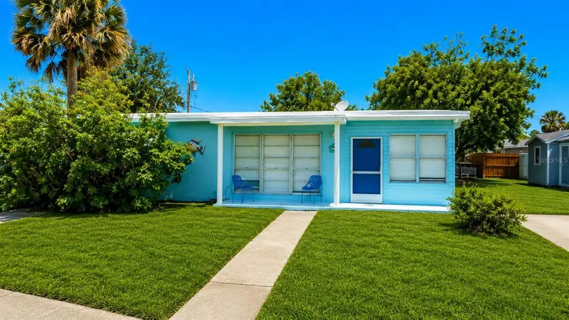 8594 BUMFORD AVENUE, NORTH PORT