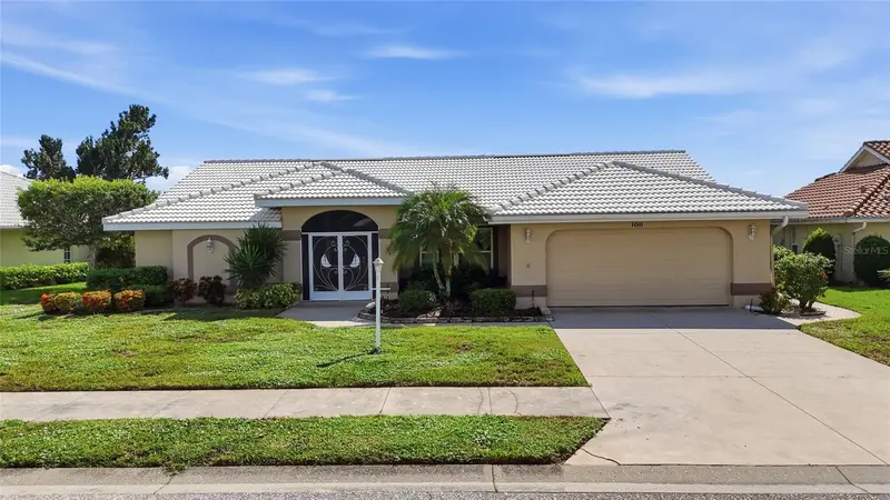1011 BECKLEY, VENICE