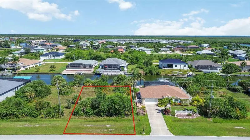 8633 CALUMET BOULEVARD, PORT CHARLOTTE