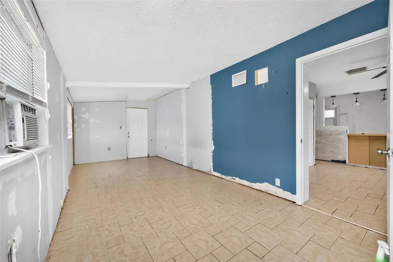 8435 AGRESS AVENUE, NORTH PORT, photo 5 of 27
