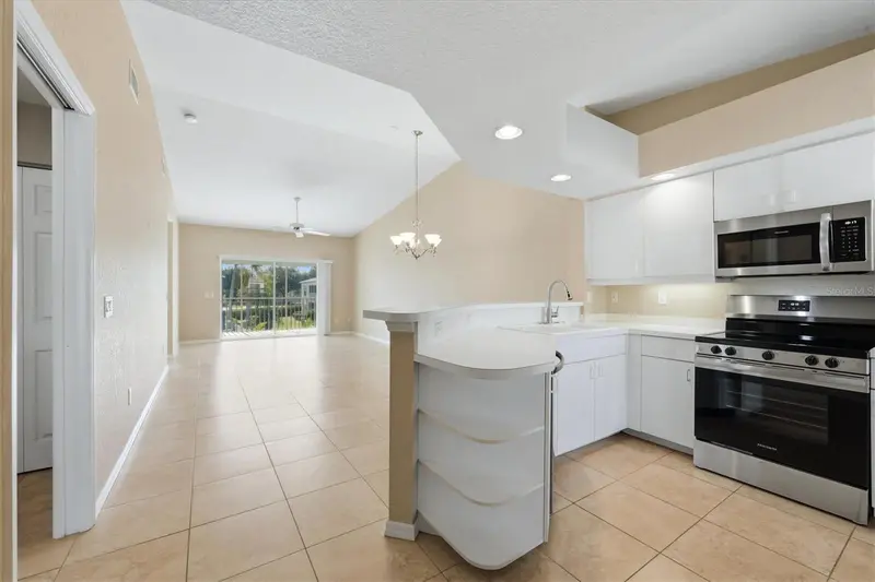 5725 GREENWOOD AVENUE #8203, NORTH PORT, photo 3 of 32