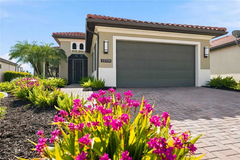 23709 WAVERLY CIRCLE, VENICE