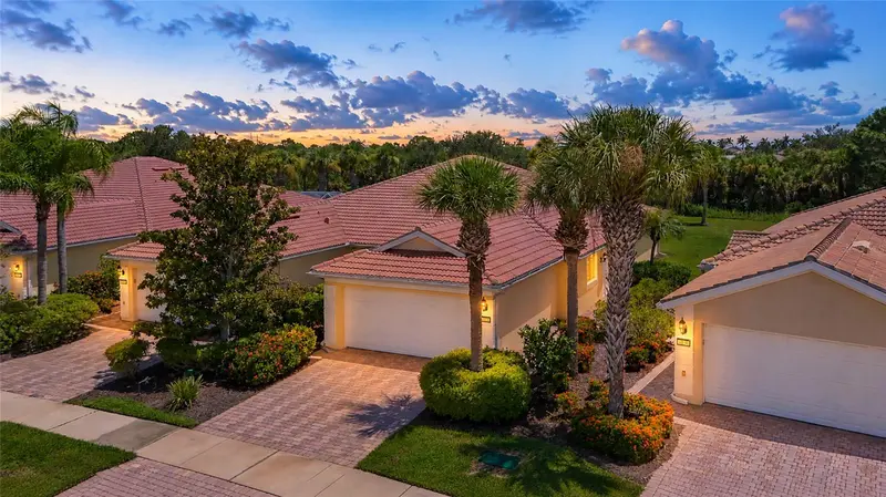 2133 BURGOS DRIVE, SARASOTA