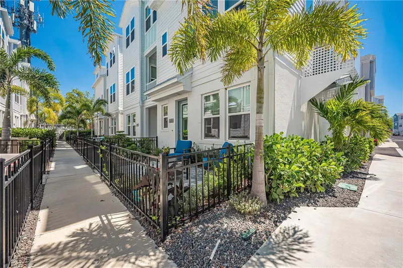 2400 EZZELL COURT, SARASOTA