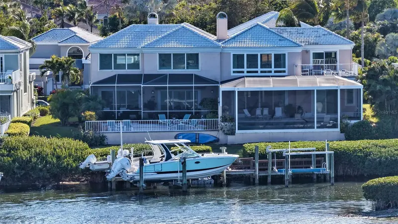 3530 MISTLETOE LANE, LONGBOAT KEY