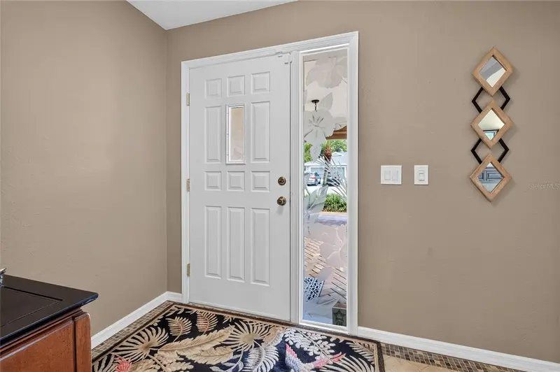 156 HOURGLASS DRIVE, VENICE, photo 5 of 93