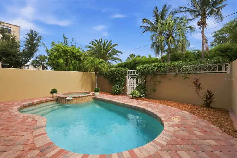 Thumbnail 13