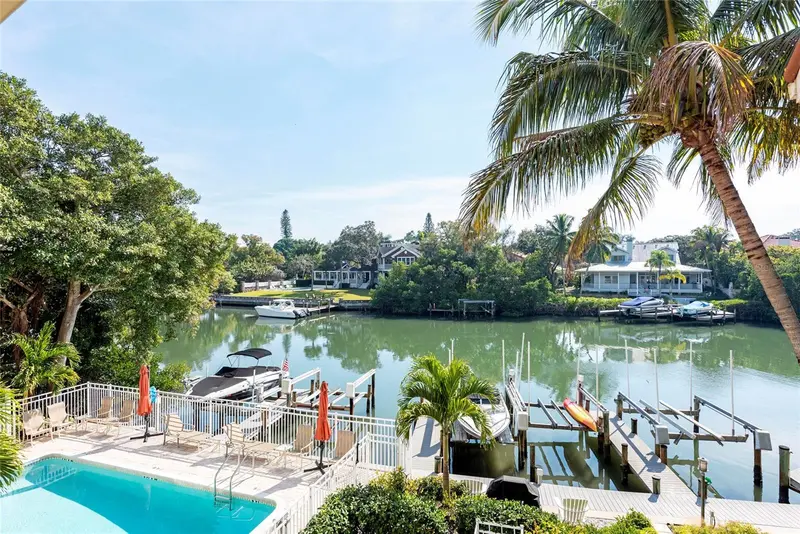 870 HUDSON AVENUE #870, SARASOTA