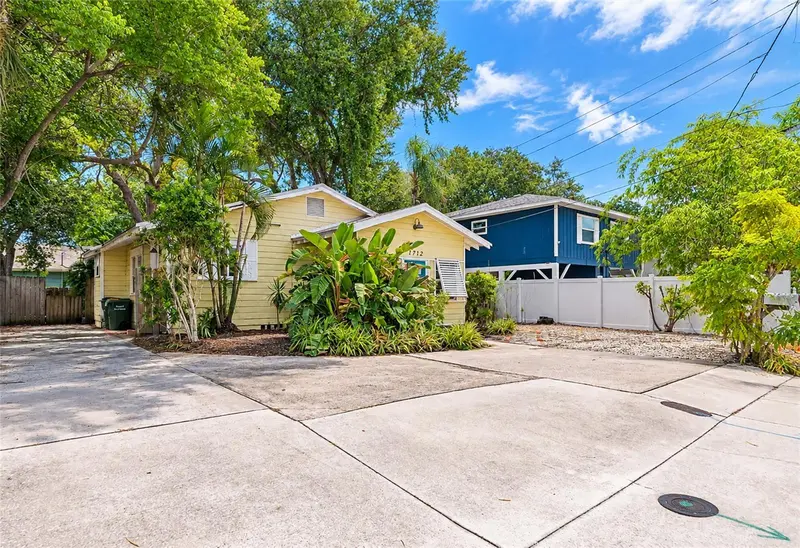 1712 SIESTA DRIVE, SARASOTA