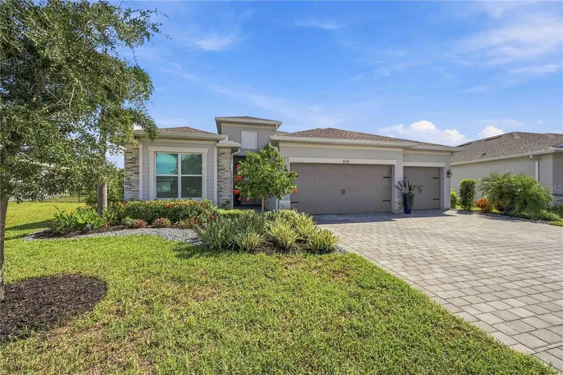 8518 SAINT KITTS CIRCLE, ENGLEWOOD