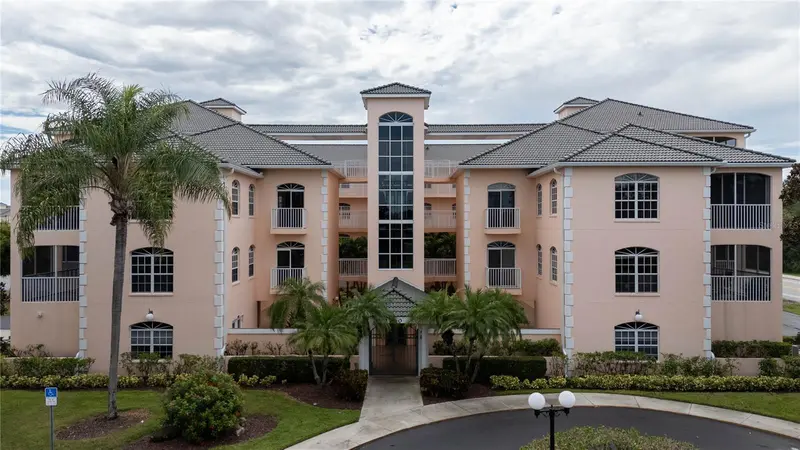 1709 GONDOLA PARK DRIVE #1709, VENICE