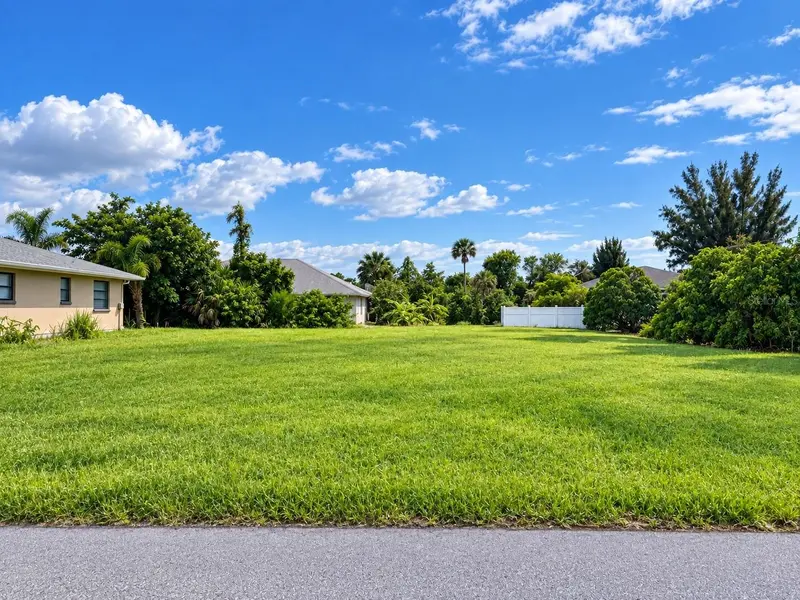 DAROCO LANE, NORTH PORT